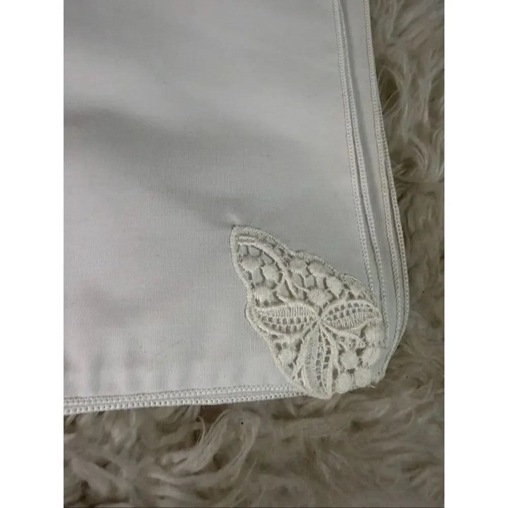 BARDWIL LINENS Vintage Cloth Napkins (7) Permanent Press Lace Details